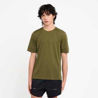 Model_Text: model is 6'0" and wears a medium