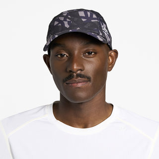 front view of ciele athletics GOCap SC Field Loopy unisex running hat in lightgrey color on a model