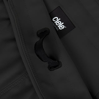 close view of the elastic waistband on the ciele athletics TRNShort 4 inch with a brief in shadowcast color