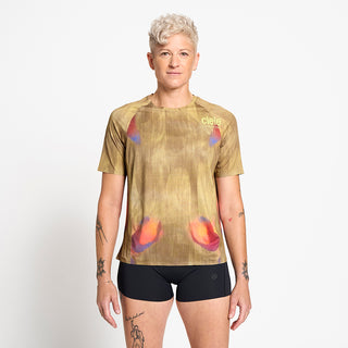 Model_Text: model is 5'6" and wears a small