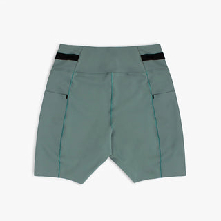 back view of ciele athletics FSTTight short running short in silver pine