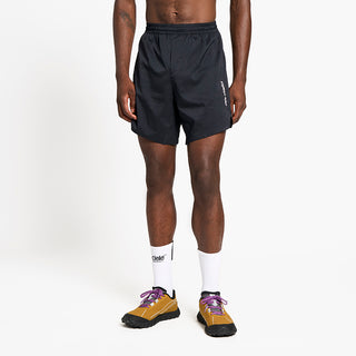 front view of ciele athletics TRNShort 7 inch linerless short in shadowcast color on a model