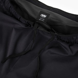 close view of the elastic waistband on the ciele athletics DLYShort 4 inch with a long brief in shadowcast color