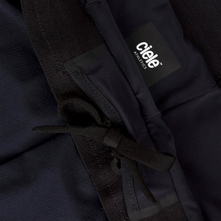 close view of the elastic waistband on the ciele athletics DLYShort 4 inch with a long brief in shadowcast color