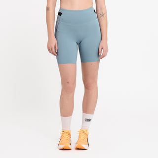 Model_Text: model is 5'6" and wears a small