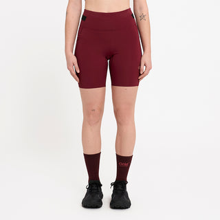 Model_Text: model is 5'6" and wears a small